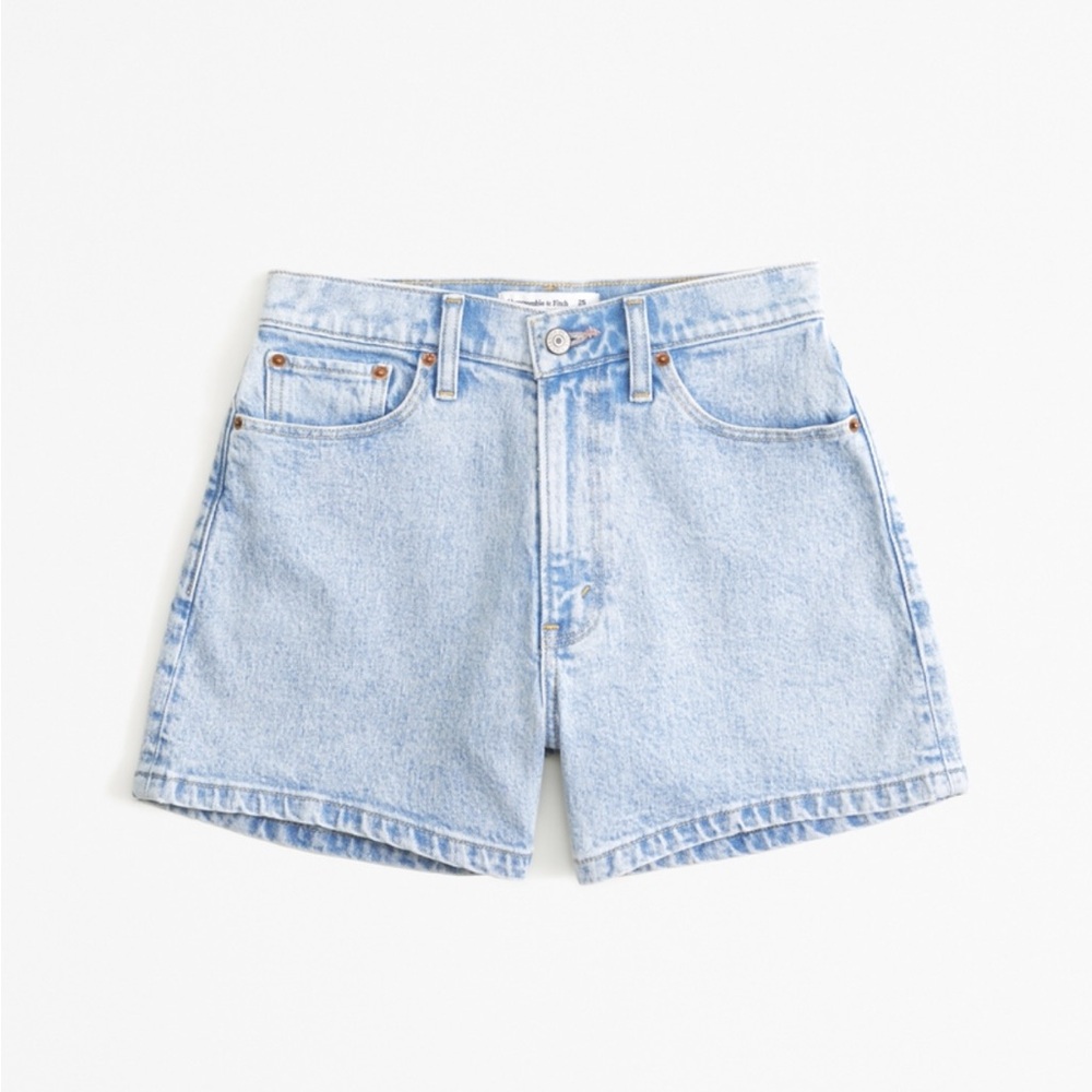 Abercrombie and Fitch 4” curve love high rise Mom Shorts